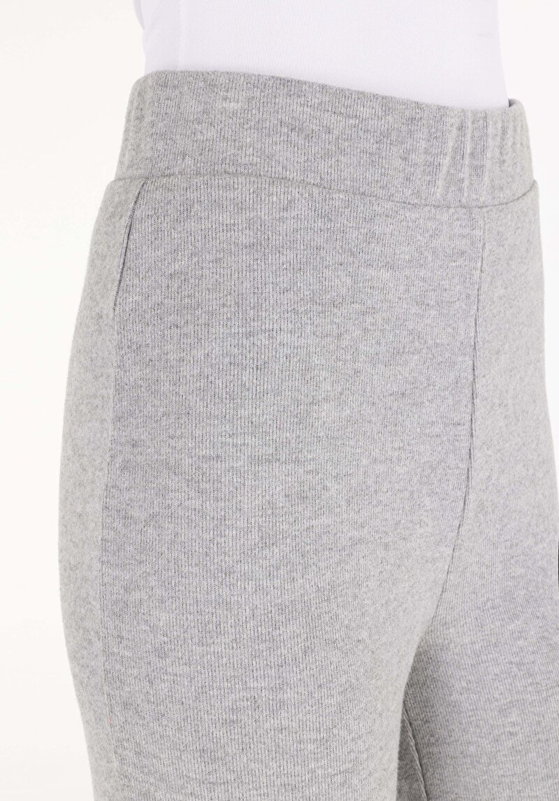 Afișați detalii pentru Pantaloni De Trening De Dama Gri Regular Fit  Cl1070462