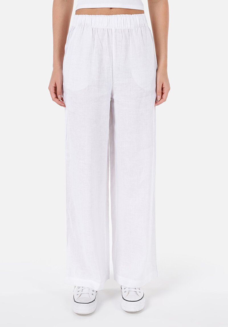 Imagine a Pantaloni De Dama Alb Regular Fit Cl1068233