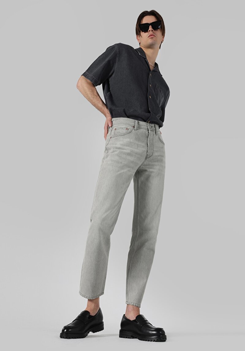 Imagine a Blugi Gri Pentru Bărbați Cu Talie Dreaptă