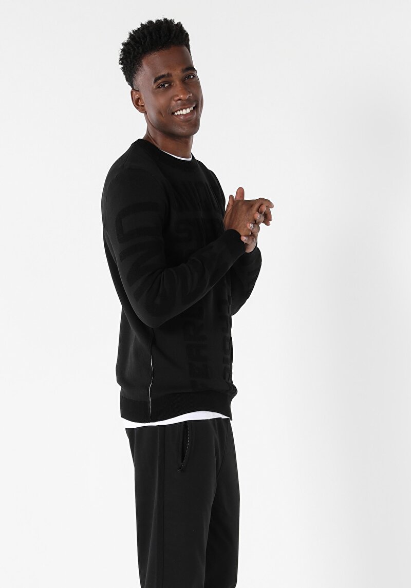 Afișați detalii pentru Pulover Negru Pentru Bărbați Regular Fit Round Neck Jacquard