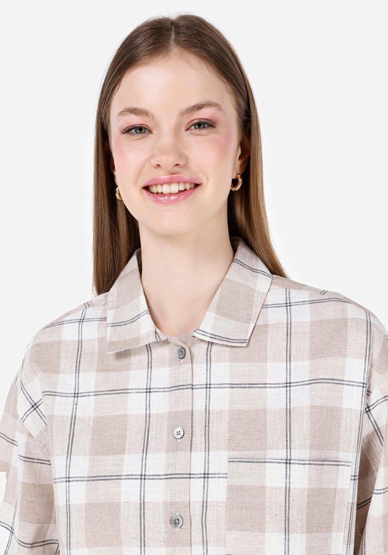 Imagine a Cămașă Cu Croială Relaxată Cămașă În Carouri Bej Pentru Femei Cămașă Rulantă