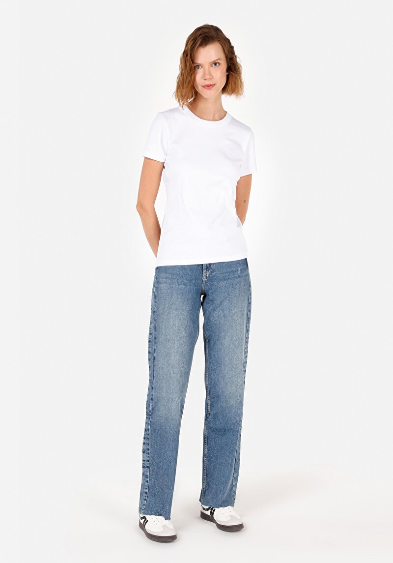 Imagine a Blugi Din Denim Pentru Femei Cu Potrivire Dreaptă