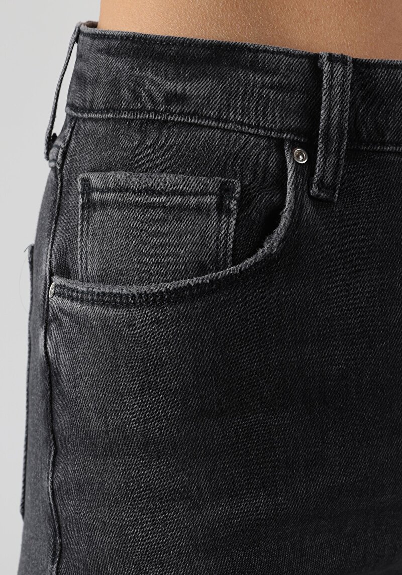 Afișați detalii pentru Regular Fit Mid Waist Bootcut Blugi Negri Pentru Femei