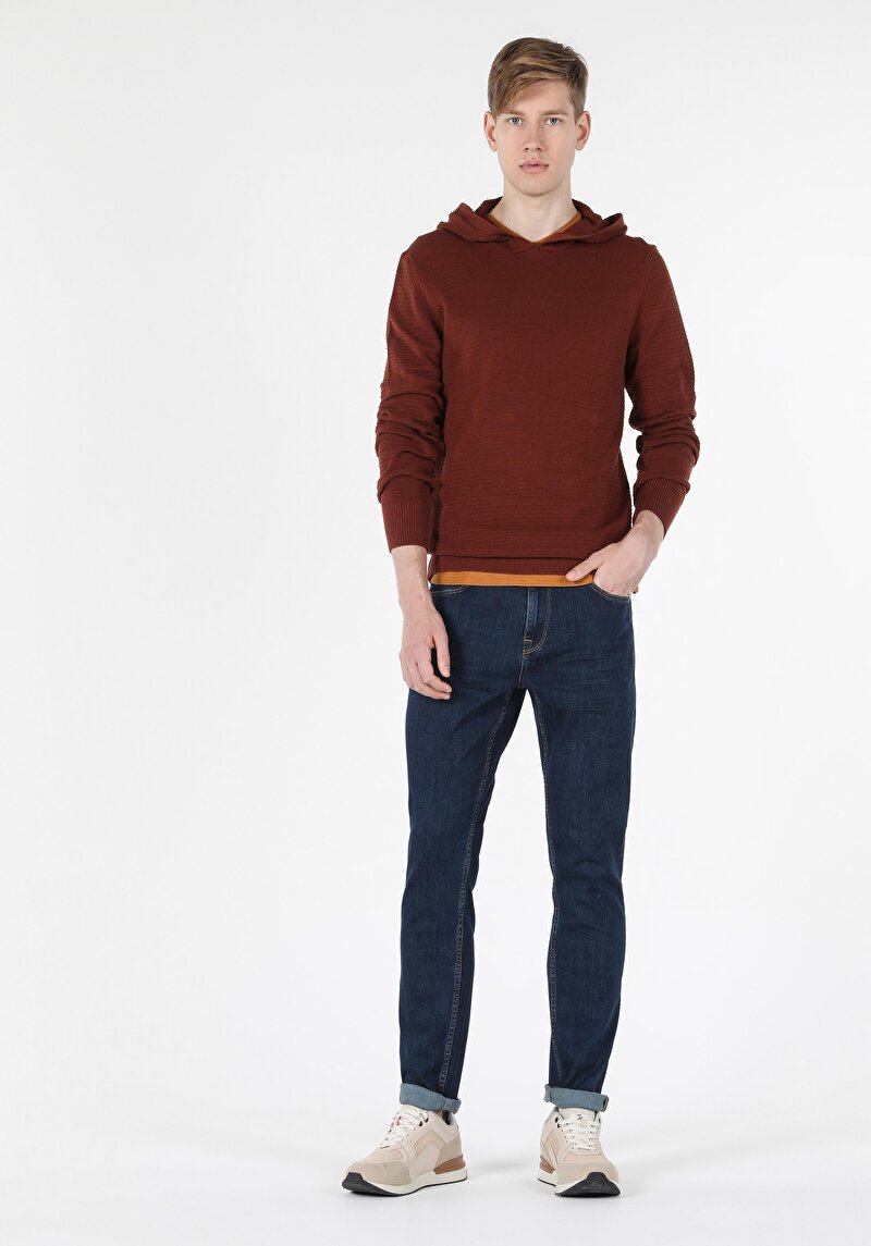 Imagine a Pulover Maro Pentru Bărbați Cu Glugă Regular Fit