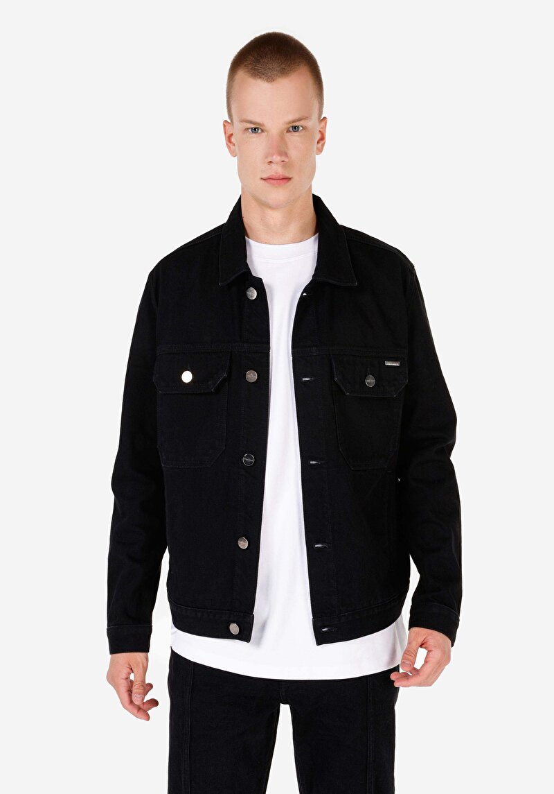 Imagine a Jachetă Neagră Pentru Bărbați Cu Nasturi Și Căptușeală Regular Fit