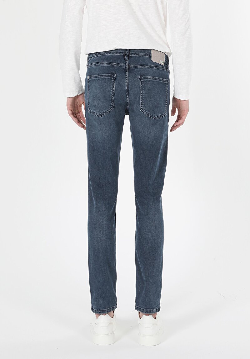 Imagine a Pantaloni De Barbati Denim Straight Fit 044 Karl Cl1060465