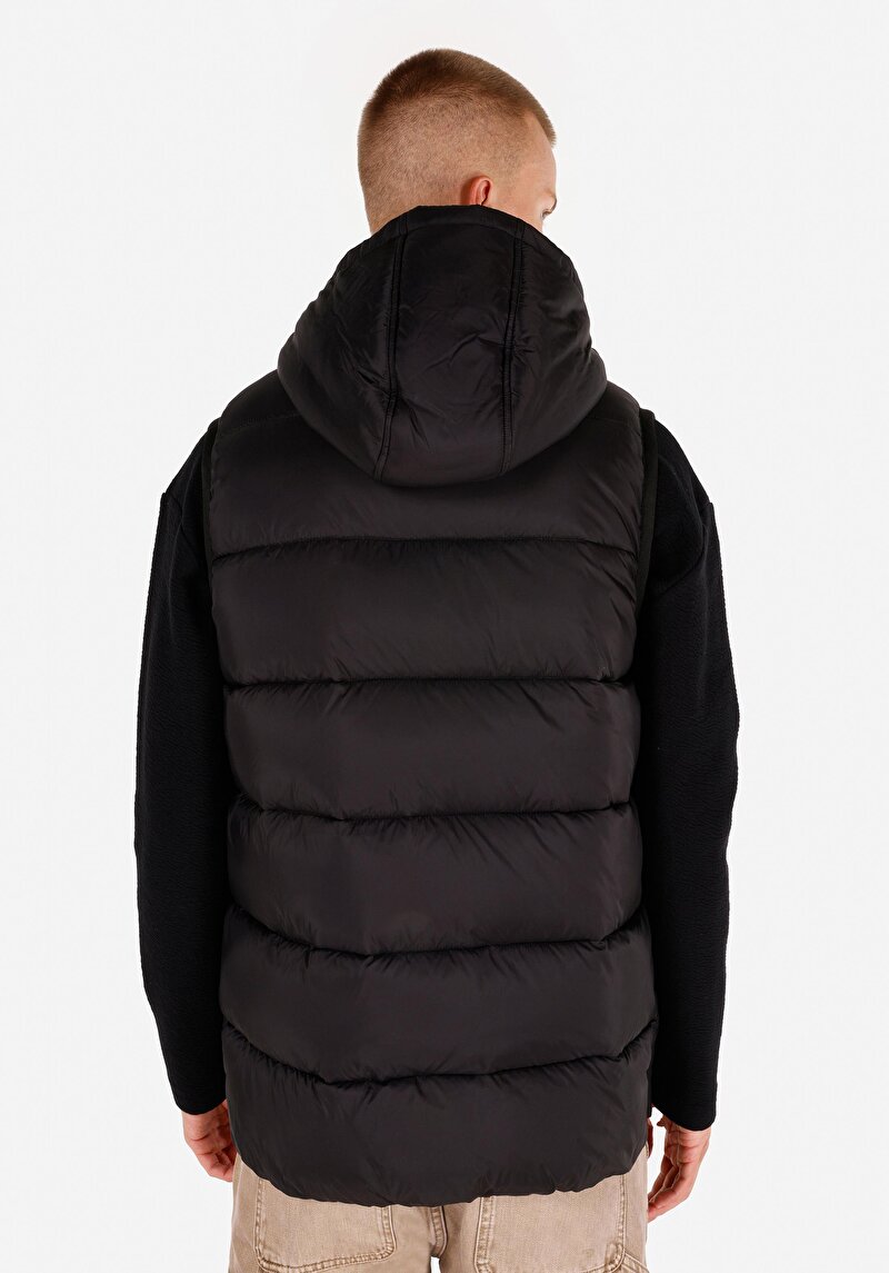 Imagine a Vestă Neagră Pentru Bărbați Regular Fit