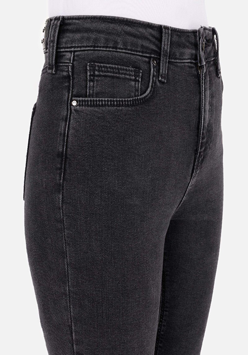 Afișați detalii pentru Blugi Skinny Fit Indigo Închis Pentru Femei