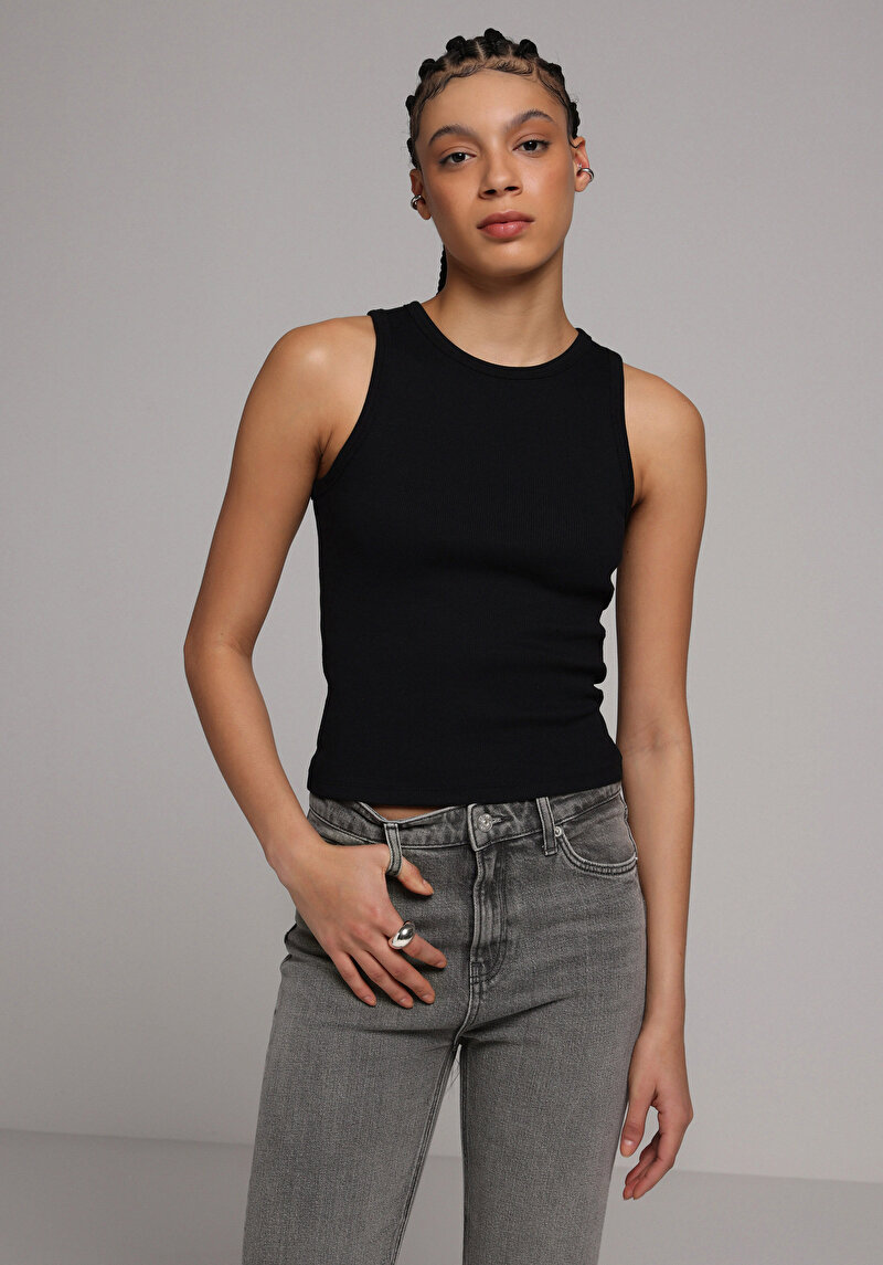 Imagine a Maiou Negru Pentru Femei Slim Fit