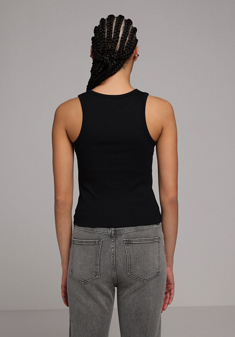 Imagine a Maiou Negru Pentru Femei Slim Fit