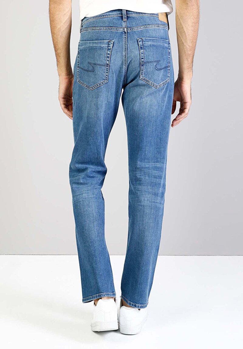 Imagine a Pantaloni De Barbati Denim Regular Fit 045 David Cl1019135