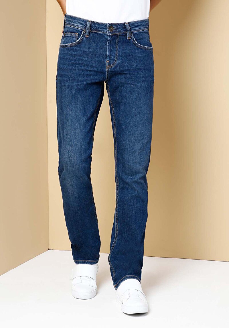 Imagine a Pantaloni De Barbati Denim Straight Fit 044 Karl Cl1019141