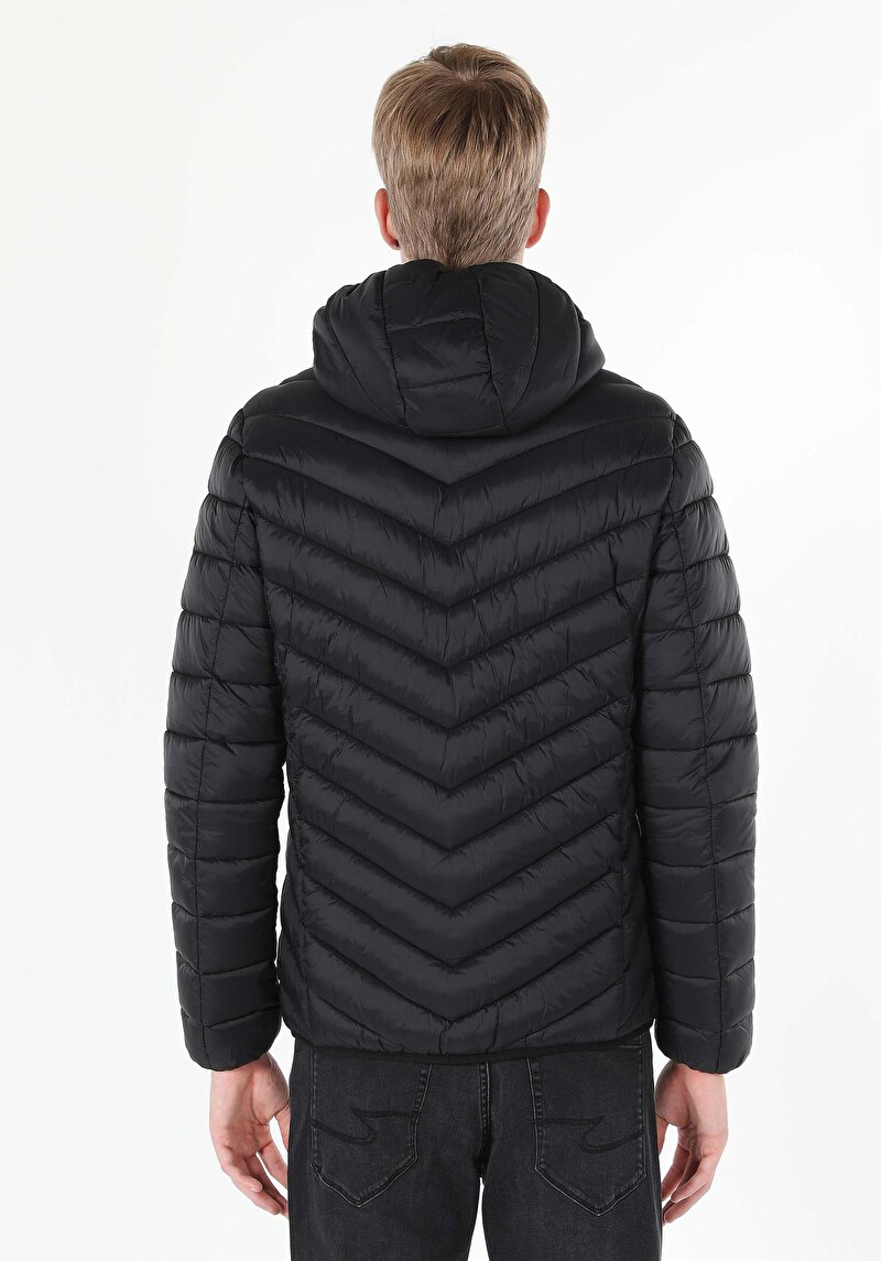 Imagine a Palton Negru Pentru Bărbați Slim Fit