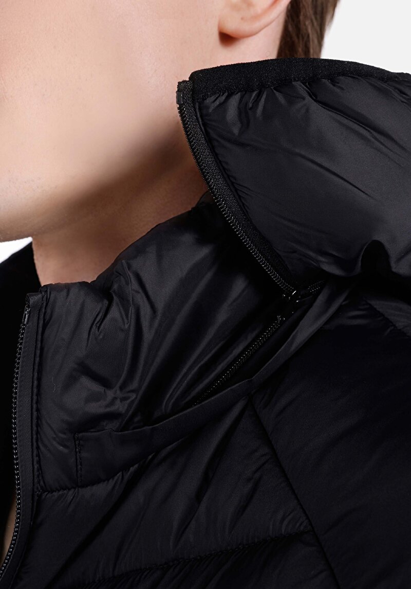 Imagine a Palton Negru Pentru Bărbați Slim Fit