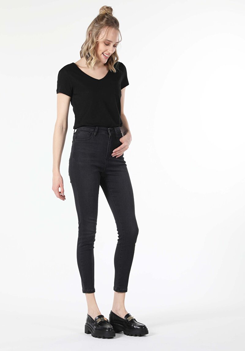 Afișați detalii pentru Regular Fit V-Neck Drept Negru Tricou Manșon Scurt Pentru Femei