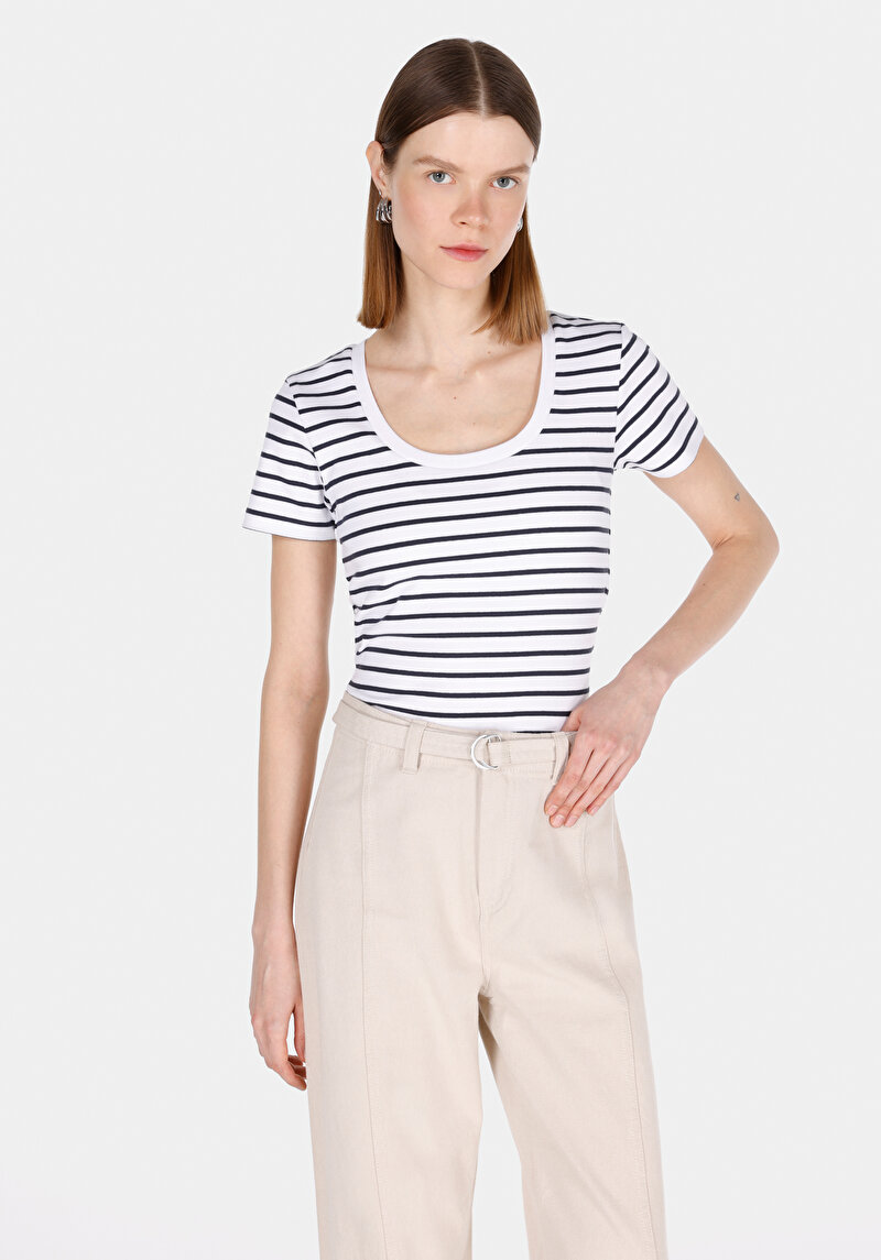 Imagine a Tricou Cu Maneca Scurta De Dama Alb Slim Fit  Cl1073529