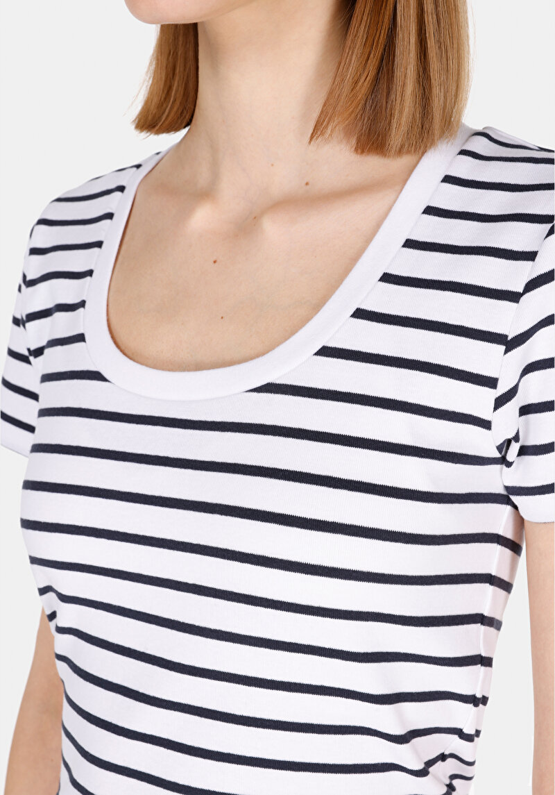 Imagine a Tricou Cu Maneca Scurta De Dama Alb Slim Fit Cl1073529