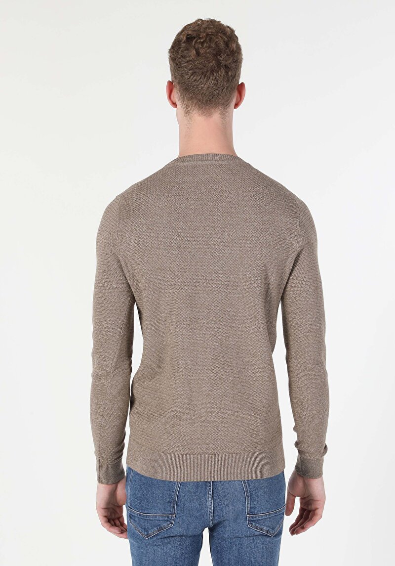 Imagine a Pulover Gri Jacquard Pentru Bărbați Cu Gât Rotund Regular Fit