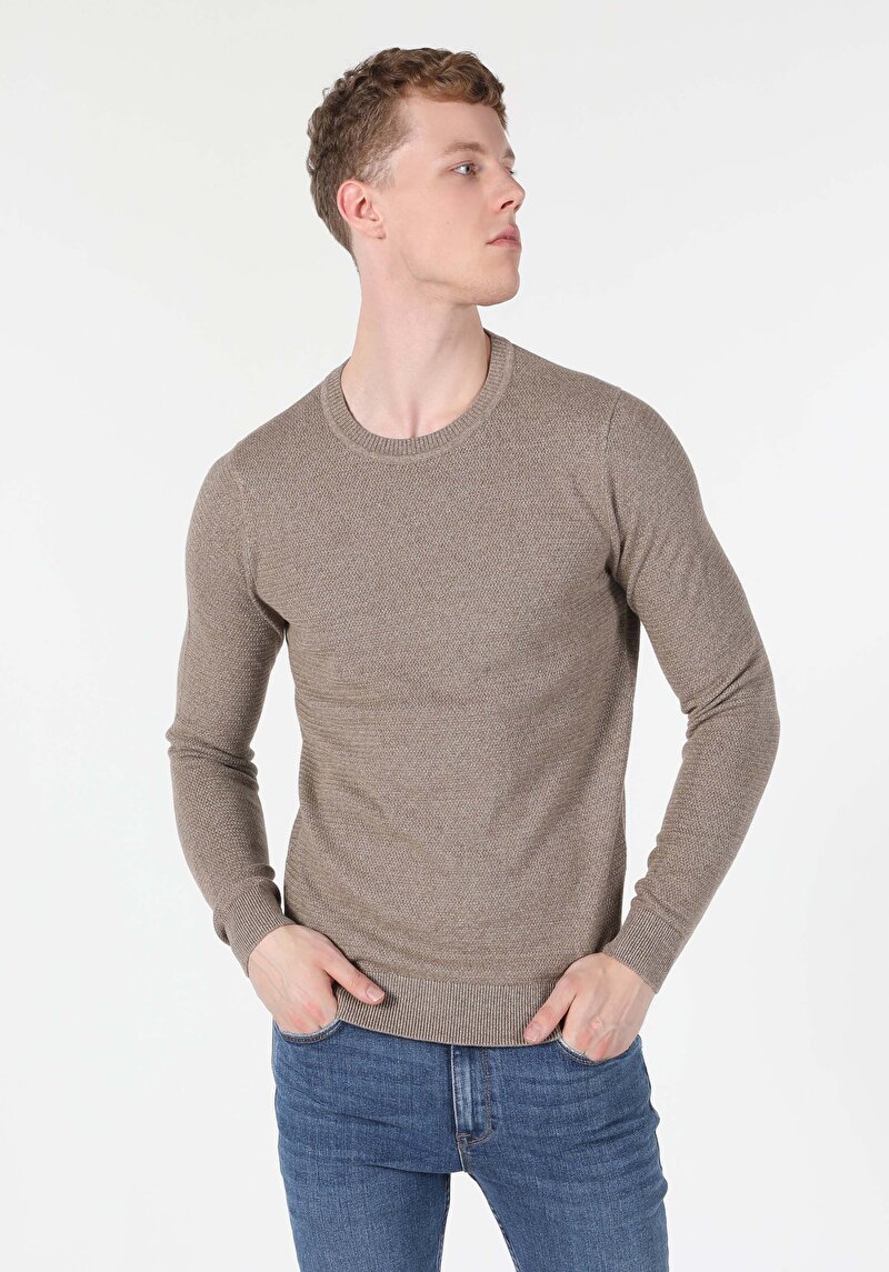 Imagine a Pulover Gri Jacquard Pentru Bărbați Cu Gât Rotund Regular Fit