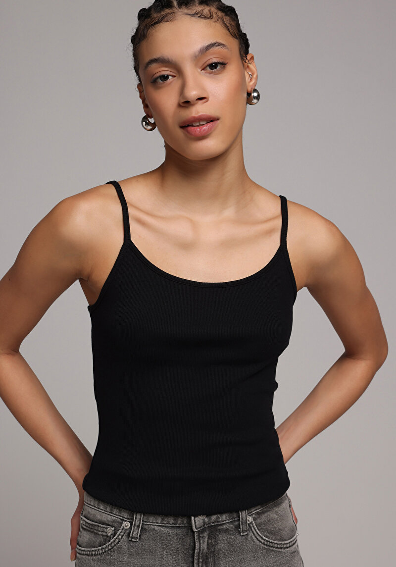 Imagine a Maiou Negru Pentru Femei Slim Fit