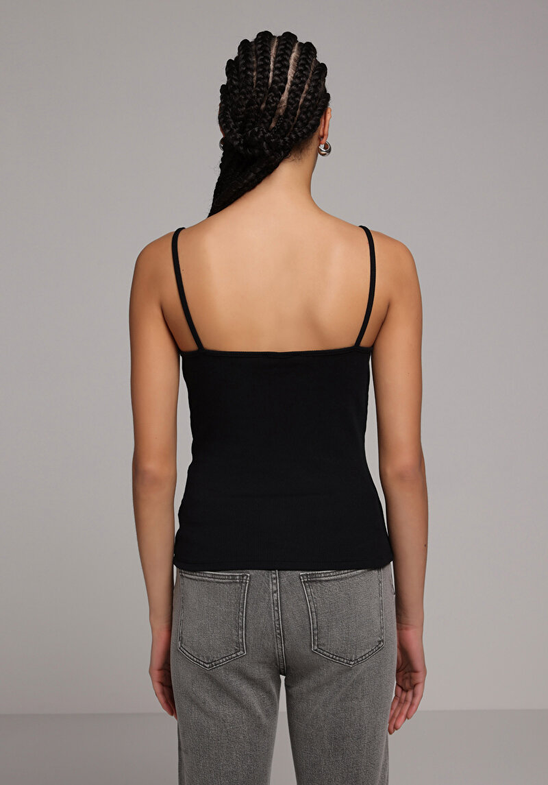 Imagine a Maiou Negru Pentru Femei Slim Fit