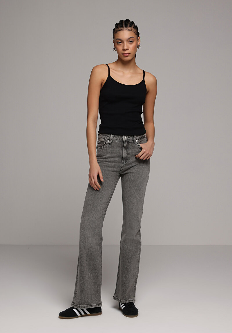 Imagine a Maiou Negru Pentru Femei Slim Fit