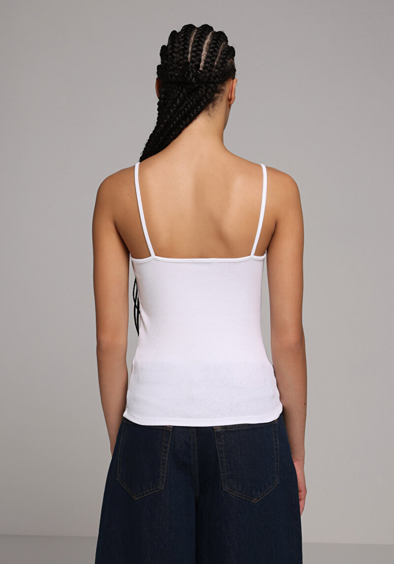 Imagine a Maiou Alb Slim Fit Pentru Femei