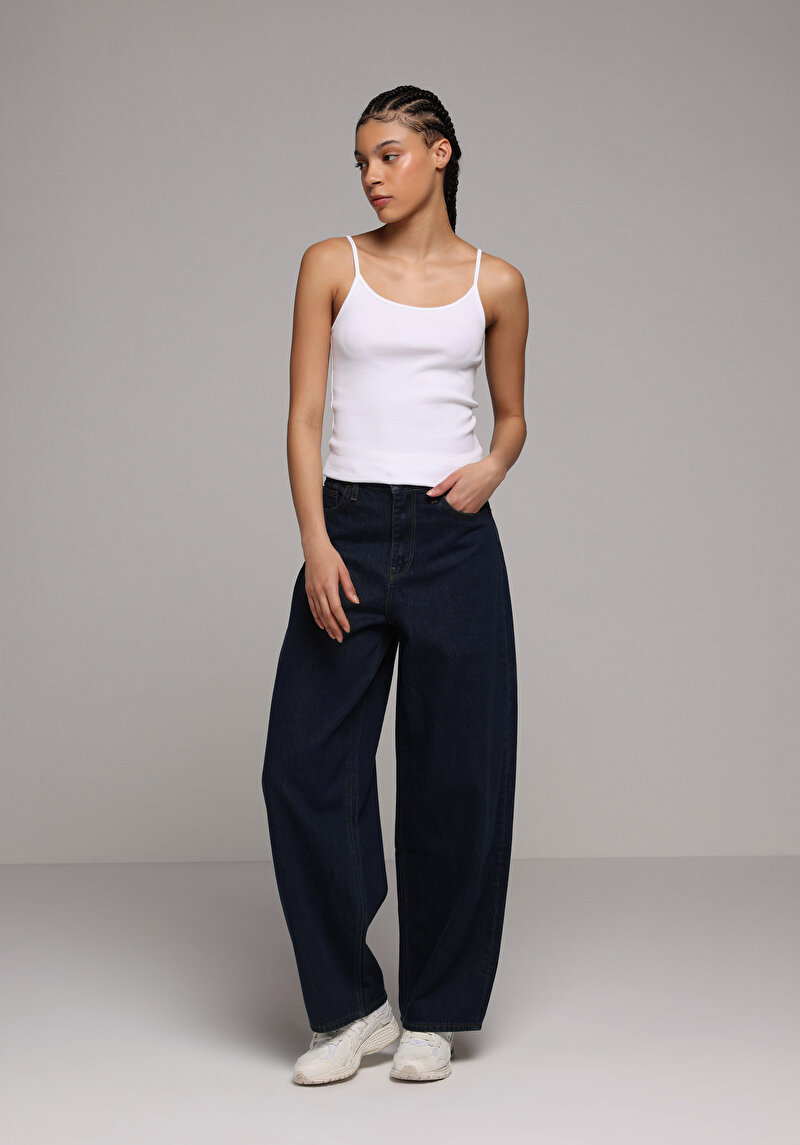 Imagine a Maiou Alb Slim Fit Pentru Femei