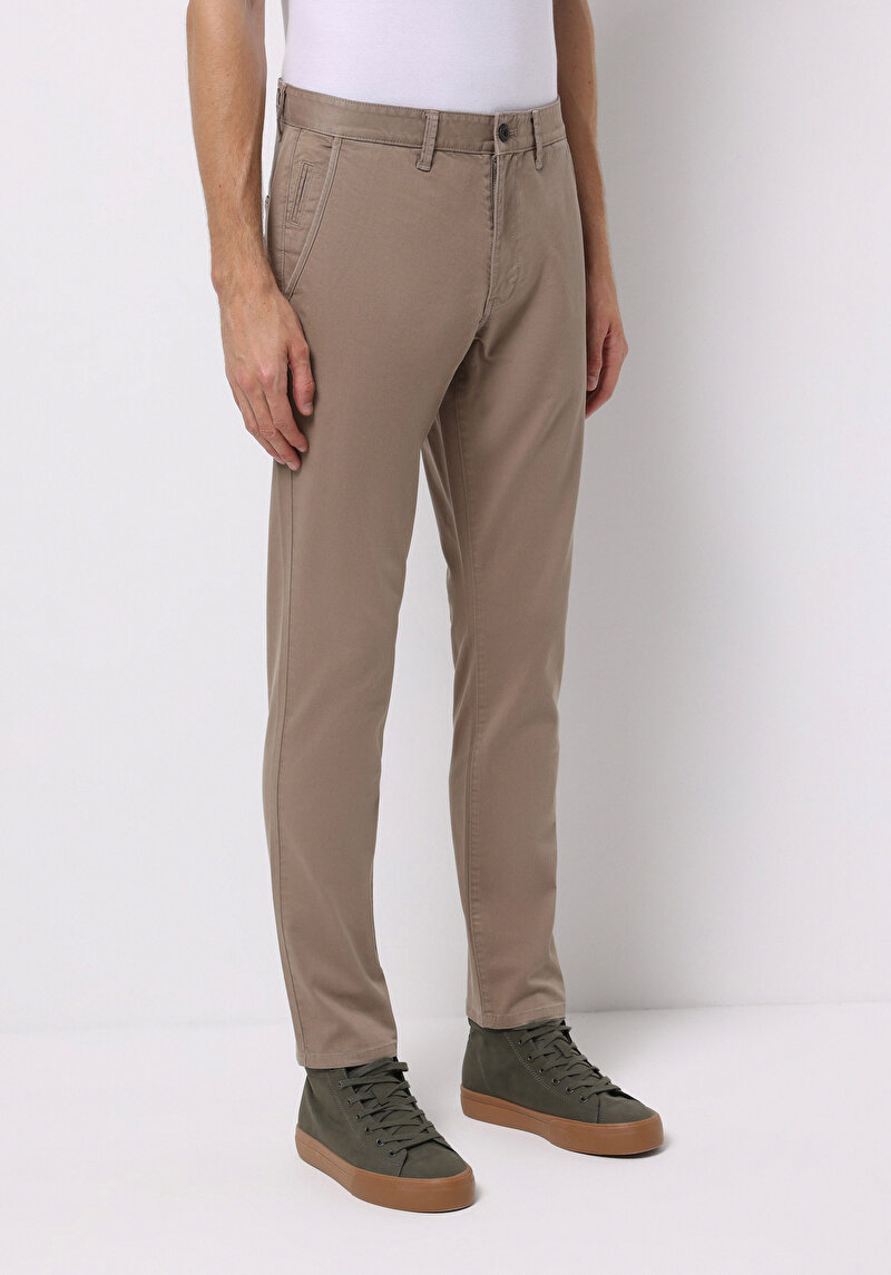 Imagine a Pantaloni De Barbati Bej Slim Fit Cl1049749