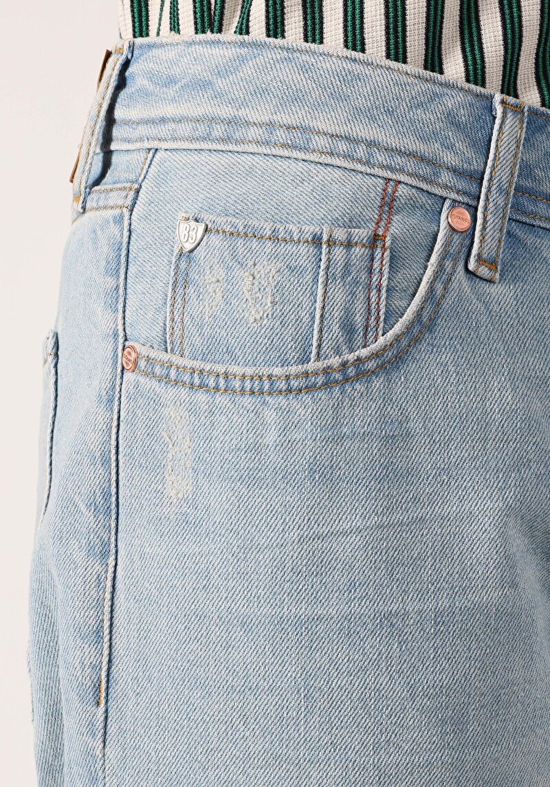 Afișați detalii pentru Blugi Scurti De Barbati Albastru Regular Fit 045 DAVID