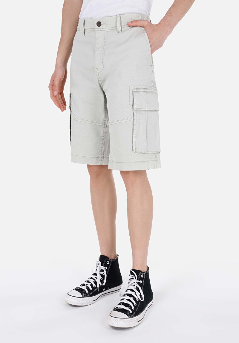 Imagine a Short / Pantaloni Scurti De Barbati Alb Regular Fit Cl1069316