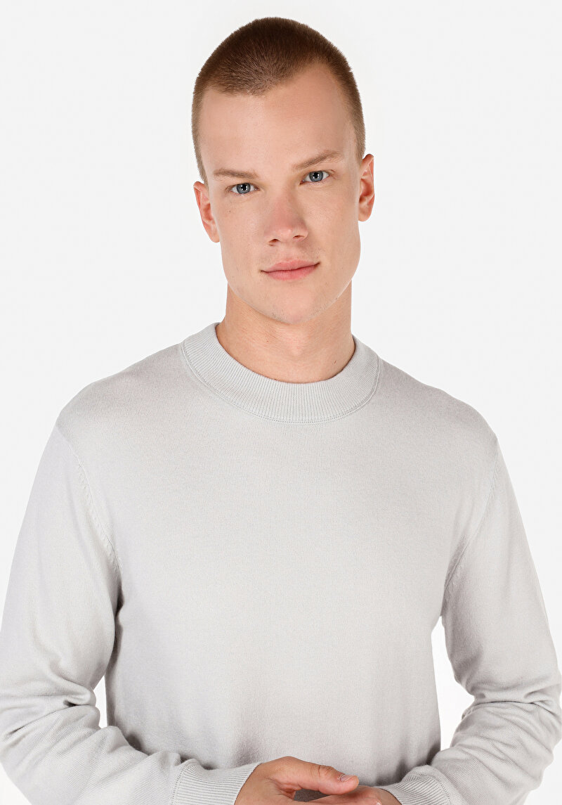 Imagine a Pulover Gri Jacquard Pentru Bărbați Cu Gât Rotund Regular Fit