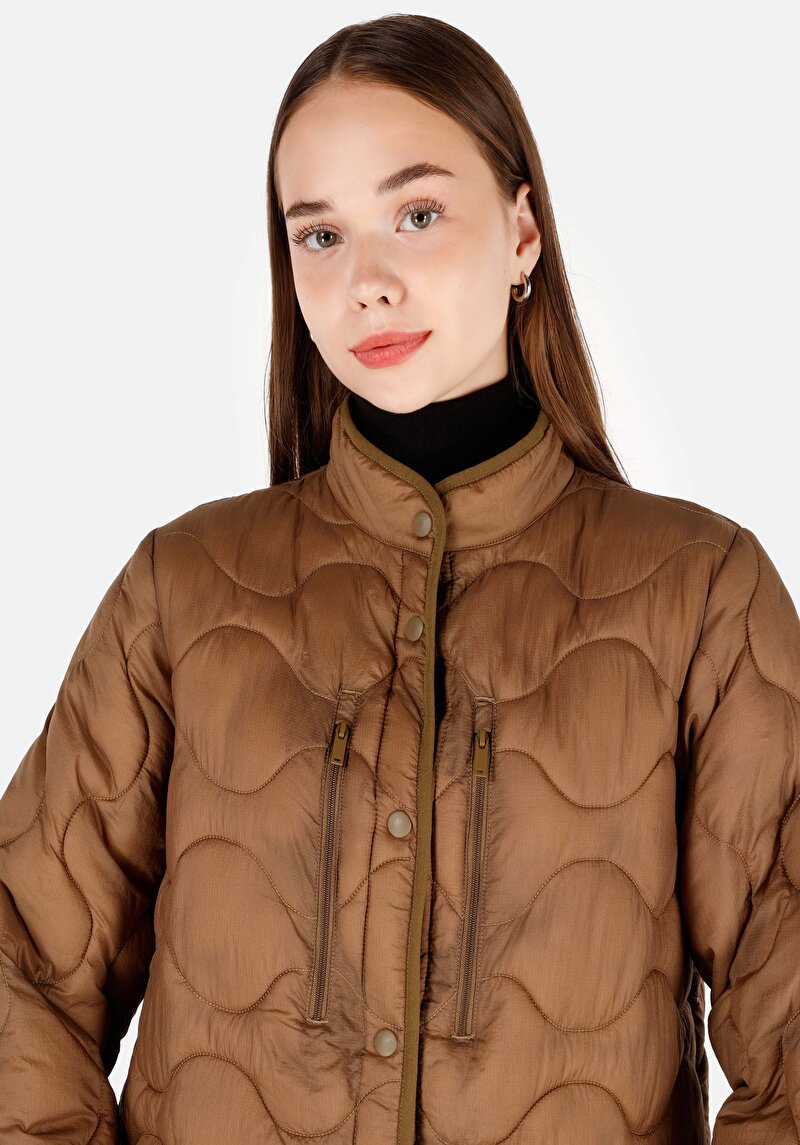 Imagine a Regular Fit Stand Up Collar Palton Maro Pentru Femei