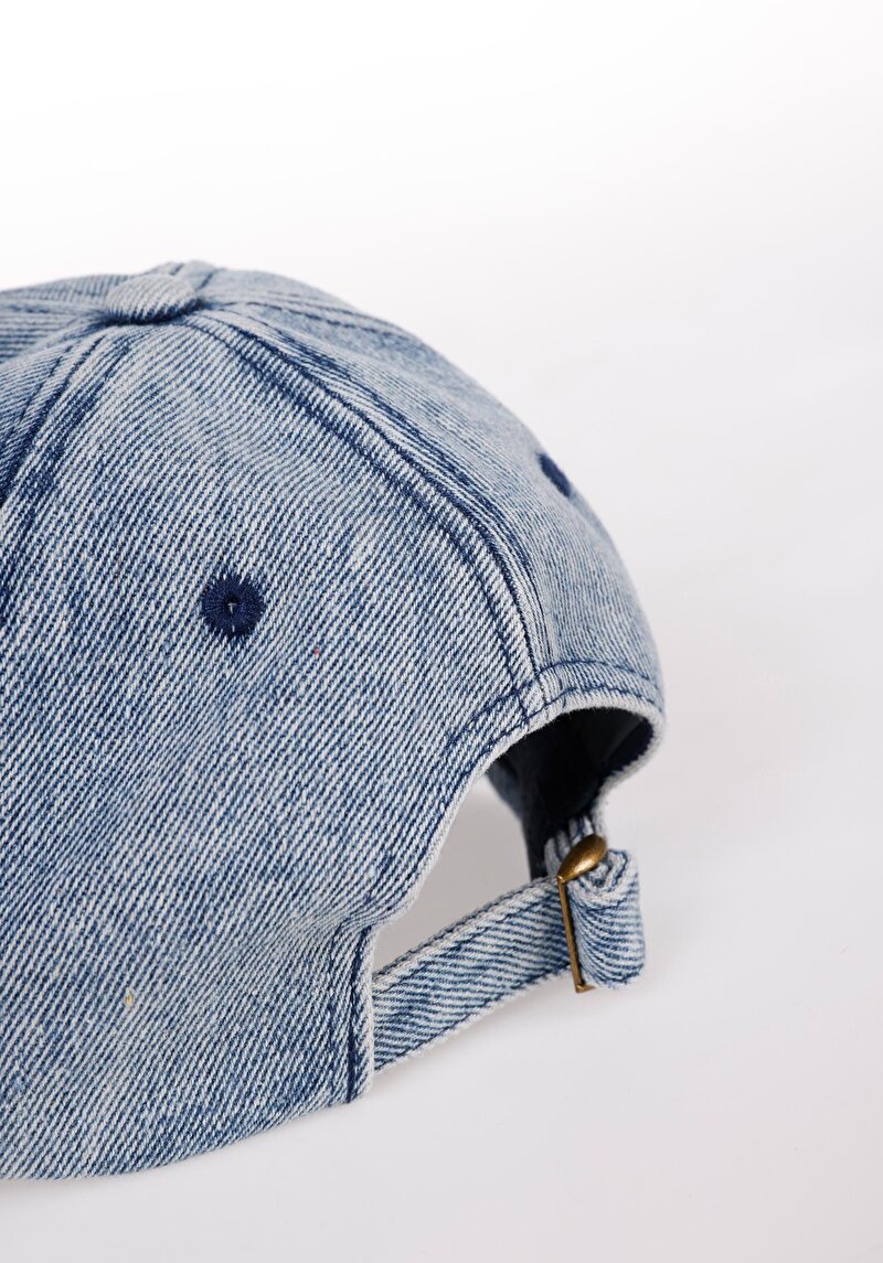 Imagine a Pălărie Albastră Pentru Bărbați