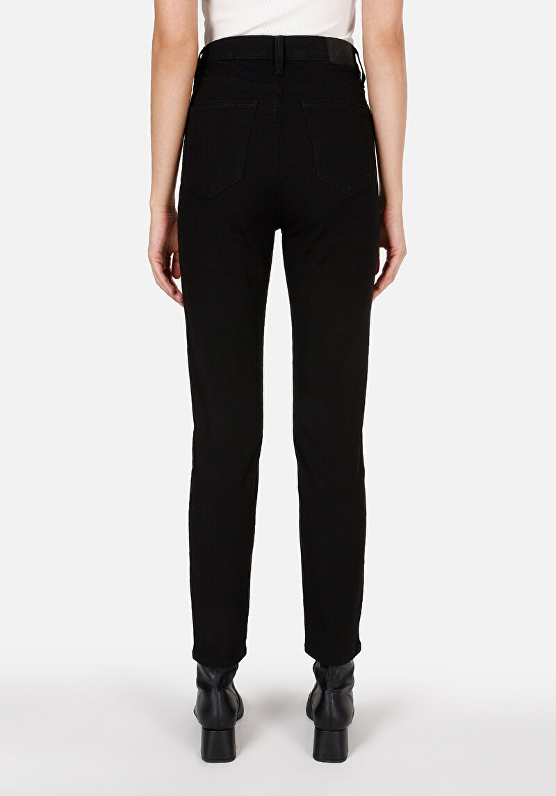 Afișați detalii pentru Slim Fit Mid Waist Straight Leg Blugi Negri Pentru Femei