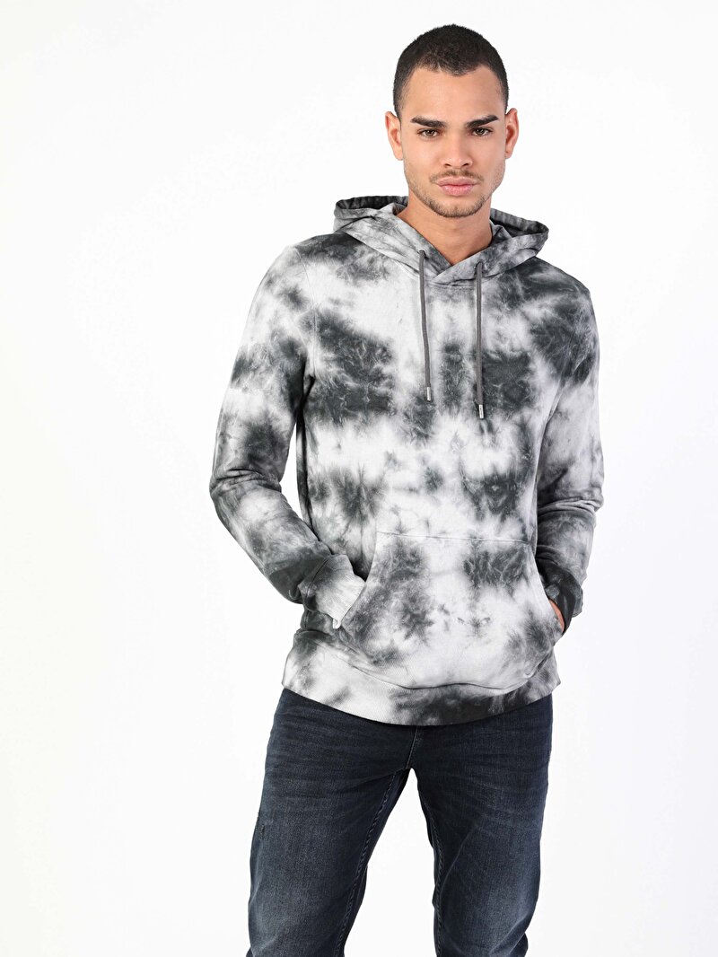 Imagine a Hanorac / Bluza De Barbati Alb Regular Fit Cl1047547