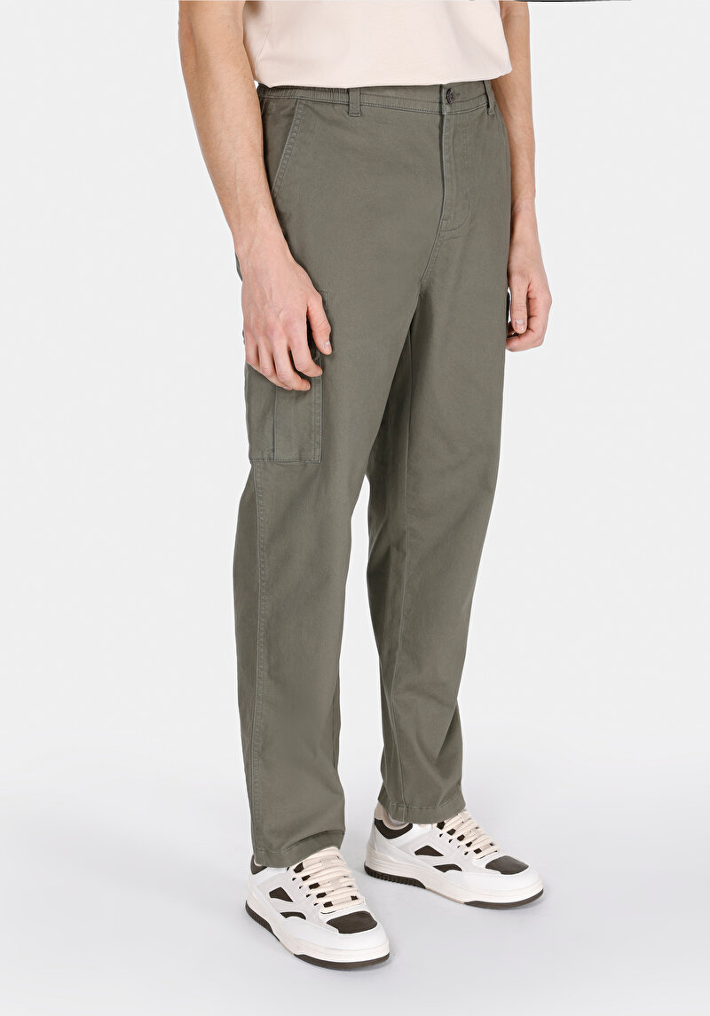 Imagine a Pantaloni De Barbati Verde Regular Fit Cl1073572