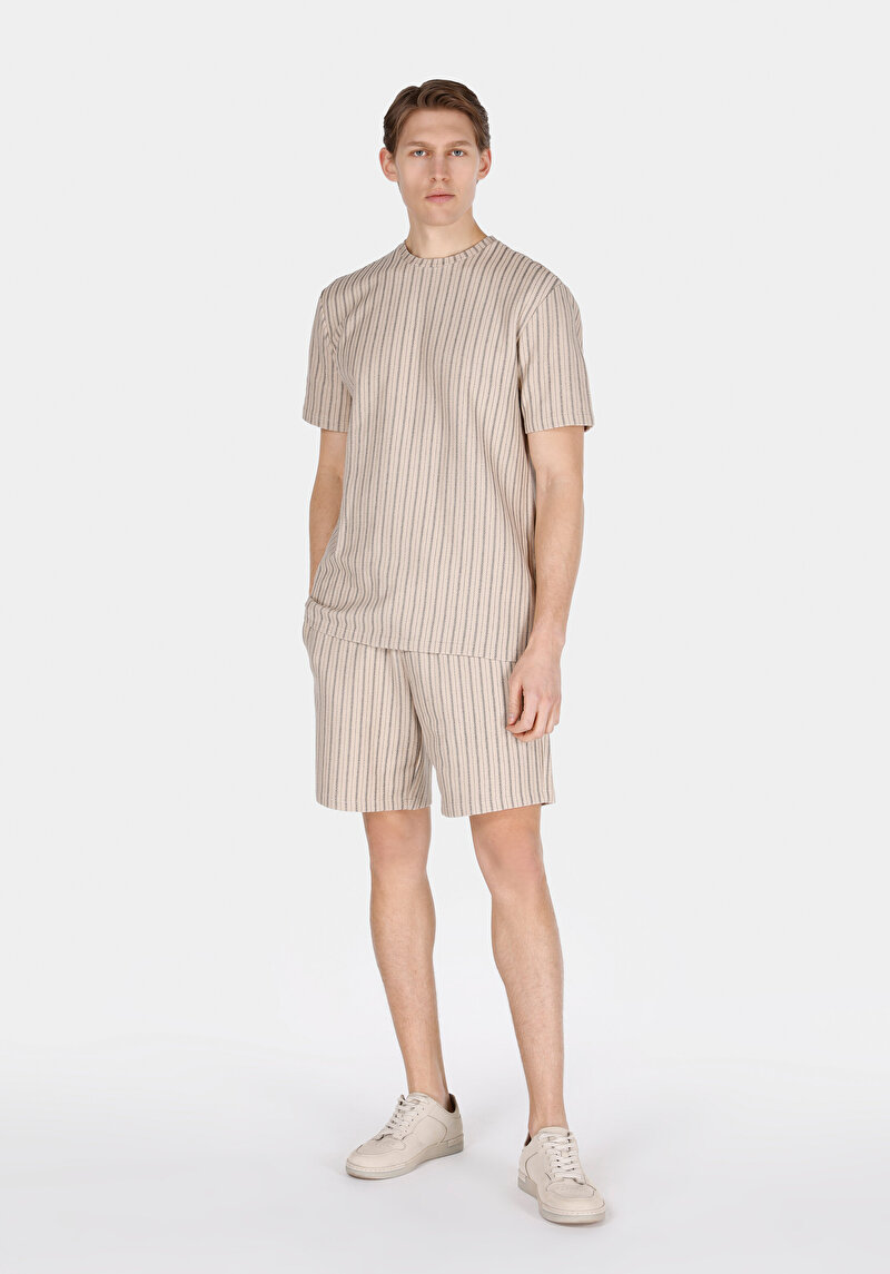 Imagine a Short / Pantaloni Scurti De Barbati Bej Regular Fit Cl1074140