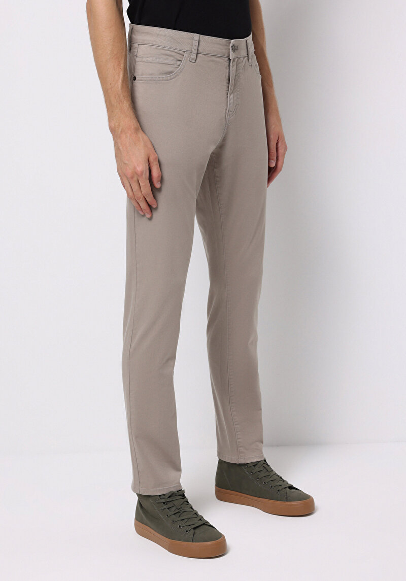 Imagine a Pantaloni De Barbati Bej Straight Fit Cl1049744