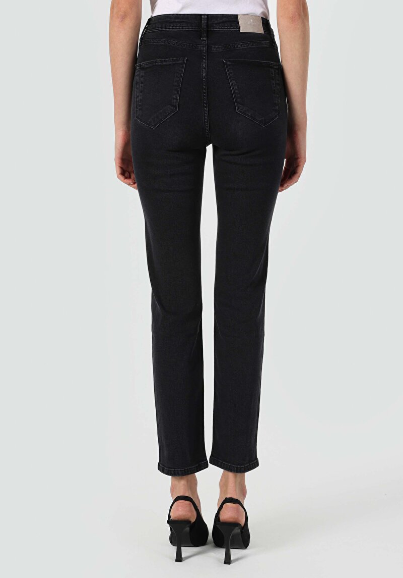 Imagine a Slim Fit Mid Waist Straight Leg Blugi Negri Pentru Femei