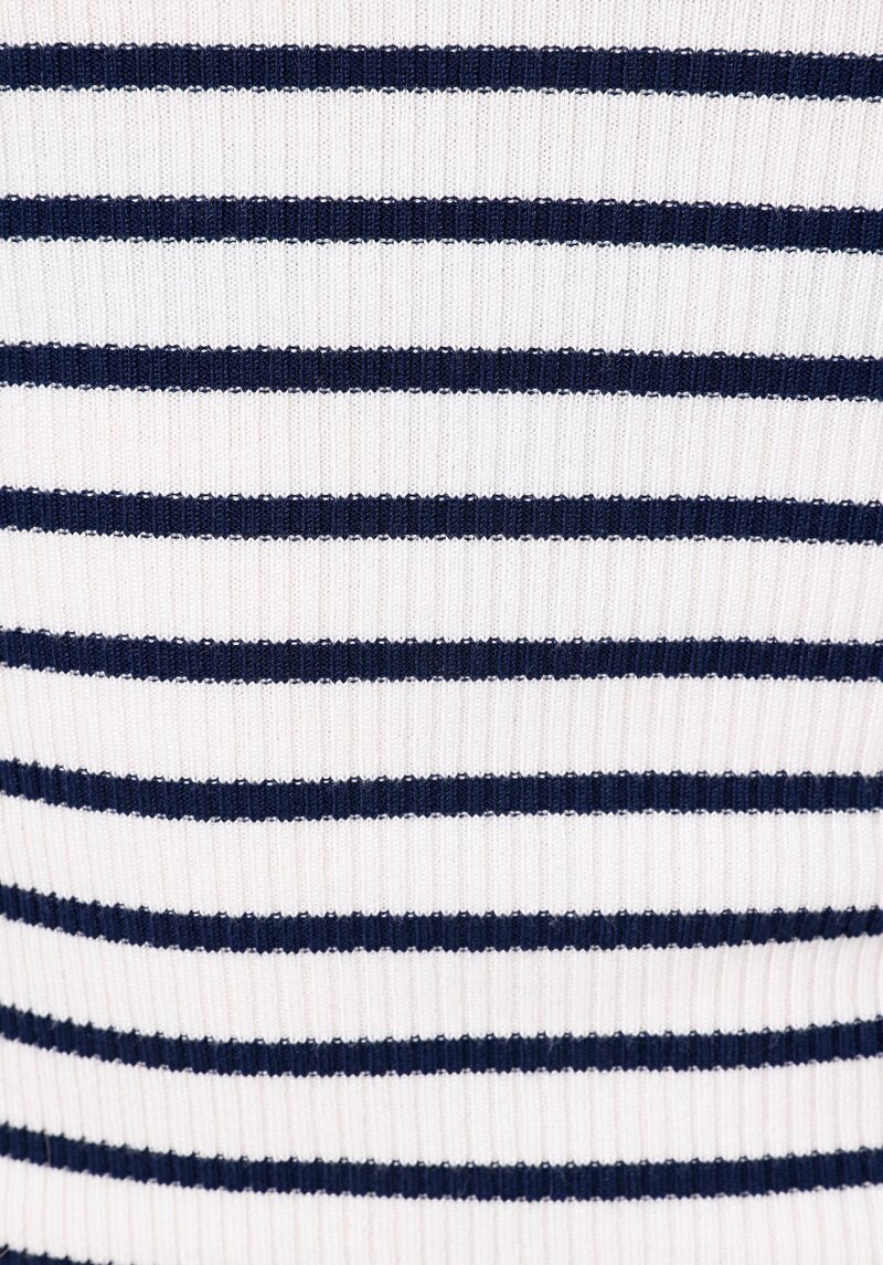 Afișați detalii pentru Pulover De Dama Alb Slim Fit  Cl1072149