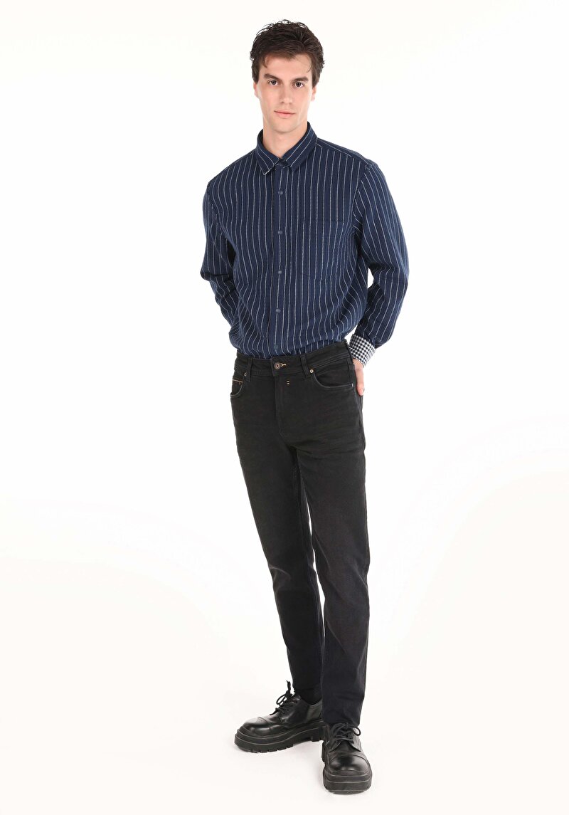 Imagine a Blugi Din Denim Pentru Bărbați Cu Talie Medie Cu Talie Dreaptă