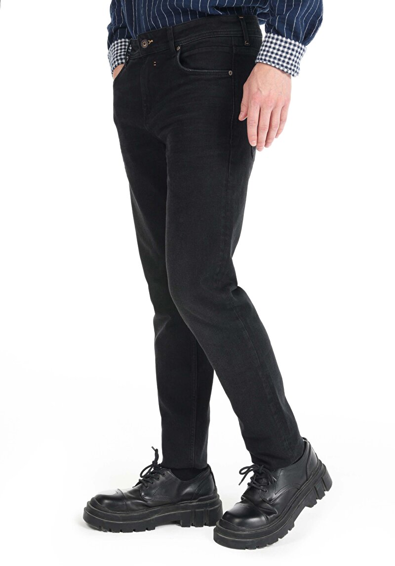 Imagine a Blugi Din Denim Pentru Bărbați Cu Talie Medie Cu Talie Dreaptă