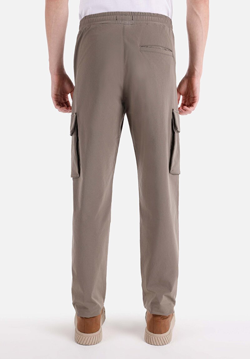 Imagine a Regular Fit Mid Waist Straight Leg Pantaloni Maro Pentru Bărbați