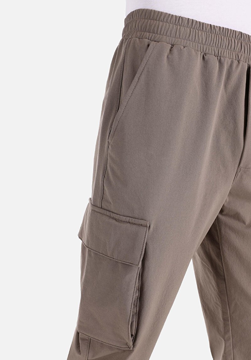 Afișați detalii pentru Regular Fit Mid Waist Straight Leg Pantaloni Maro Pentru Bărbați