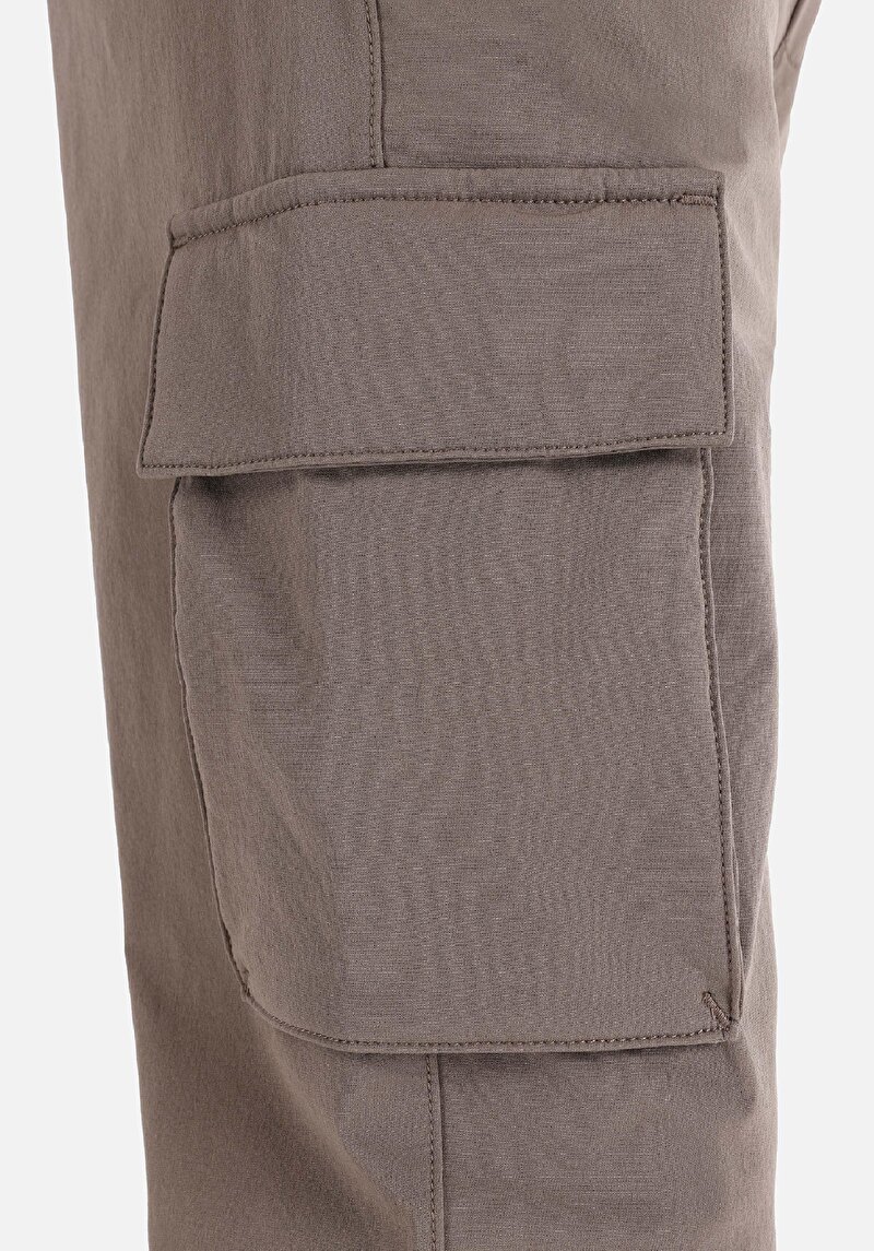 Afișați detalii pentru Regular Fit Mid Waist Straight Leg Pantaloni Maro Pentru Bărbați