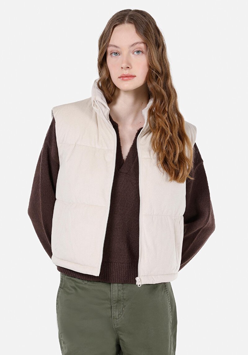 Imagine a Vesta De Dama Ecru Regular Fit  Cl1072348