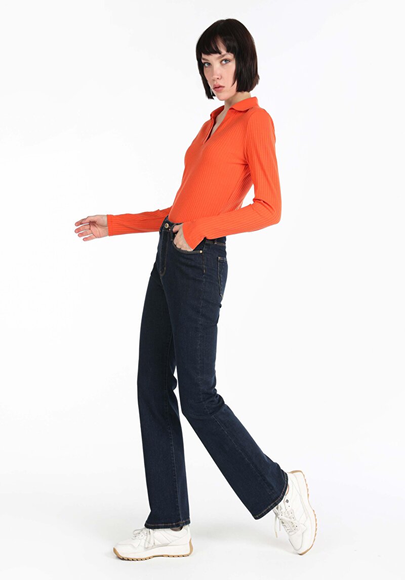 Imagine a Regular Fit Mid Waist Bootcut Blugi İndigo Pentru Femei