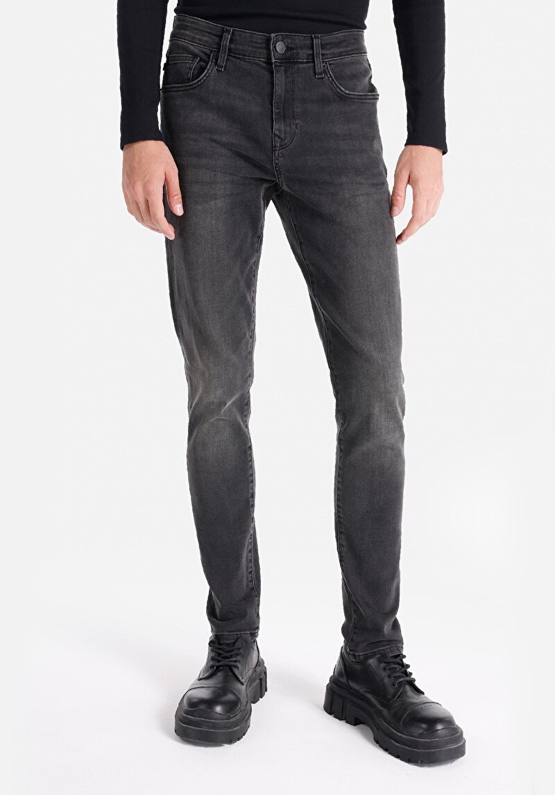 Imagine a Blugi Negri Pentru Bărbați Cu Talie Joasă Și Talie İngustă Slim Fit