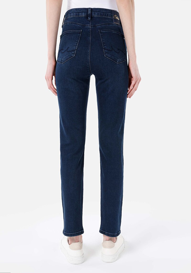 Imagine a Slim Fit Mid Waist Straight Leg Blugi İndigo Pentru Femei